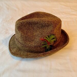 Vintage Brown Houndstooth Fedora Hat with Feather Accent / Size 7 3/8